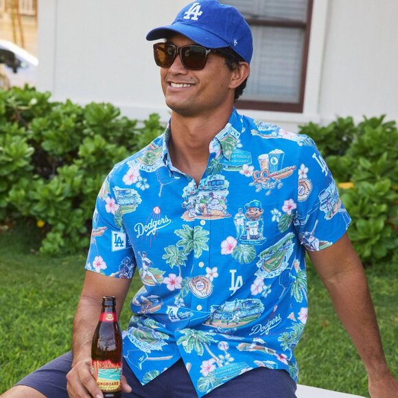 REYN Spooner MLB® LOS ANGELES DODGERS SCENIC PERFORMANCE BUTTON FRONT SHIRT - Picture 3 of 3